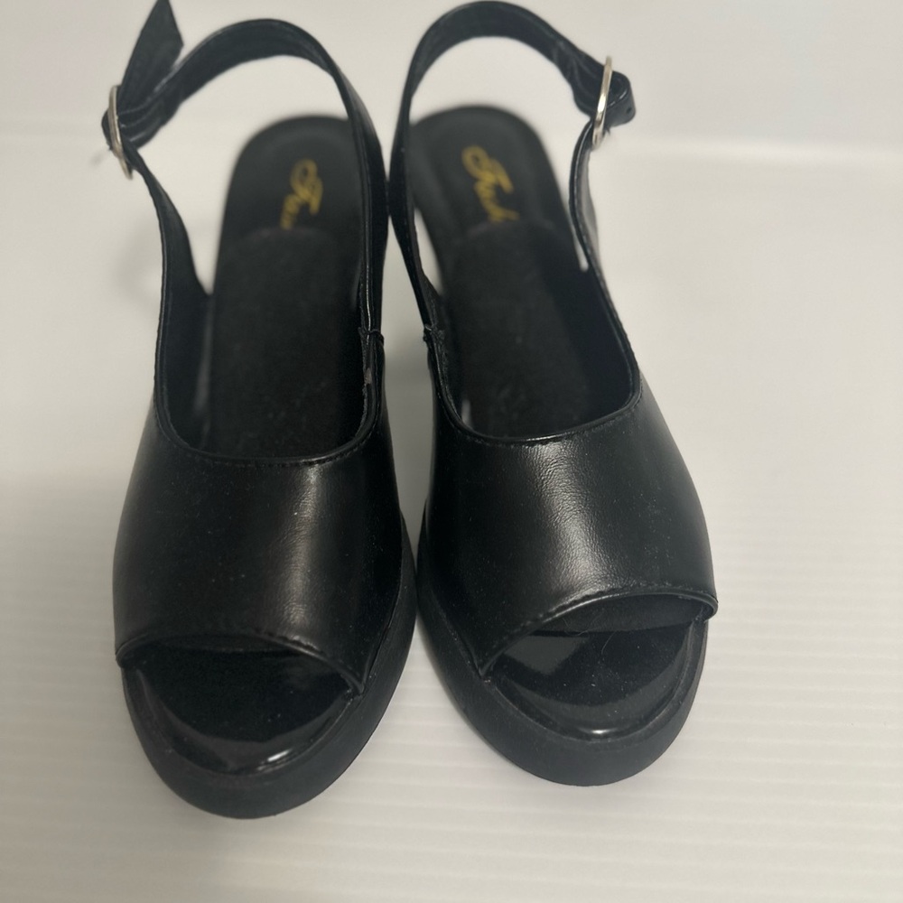 Fashion Nova Black Slingback Sandals
